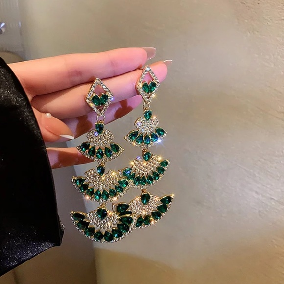 Green Crystals Rhinestone Long Drop Earrings - Picture 5 of 7